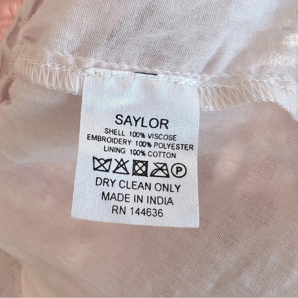 Saylor Demetria Square Neck Smock Floral Eyelet Mini Dress Lilac Large Feminine - Picture 6 of 6